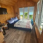 Yachthafen Karner Bootsverleih * Mukrena